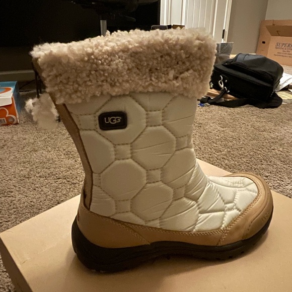 UGG Cream and Tan Quilted Winter Boots - Picture 3 of 4